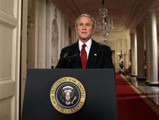 Tổng thống Mỹ George W. Bush sau bài phát biểu vào 